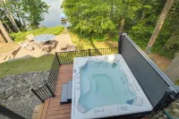 Cozy Benoit Lake Cabin w/ Hot Tub & Views - 3성급