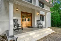 Sleeps 18 - Hot Tub - Playground - Games - Firepit - balcony
