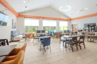 Holiday Inn Express & Suites CHRISTIANSBURG by IHG - breakfast
