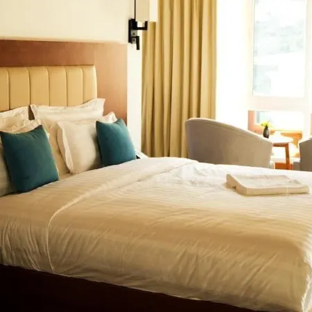33rd Executive Suites