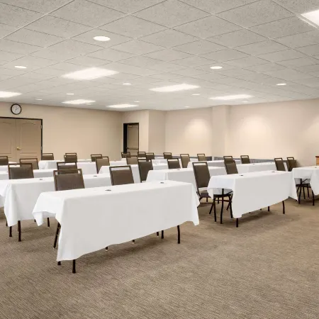 Country Inn & Suites by Radisson, Duluth North, MN