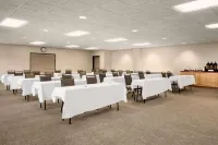 Country Inn & Suites by Radisson, Duluth North, MN - Pet-friendly