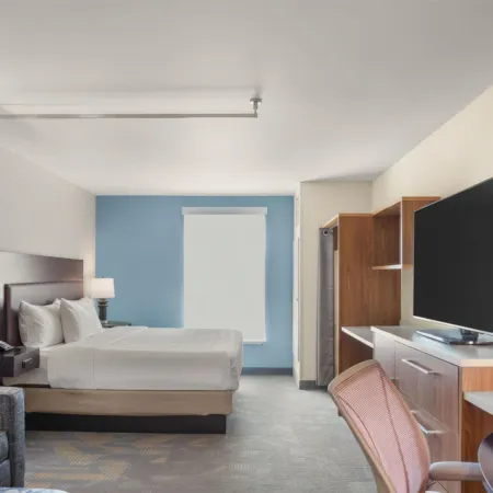 Home2 Suites by Hilton - Milwaukee Airport