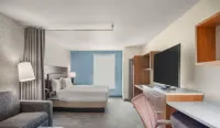 Home2 Suites by Hilton - Milwaukee Airport - Parking