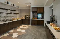 TownePlace Suites Foley at Owa - فطور