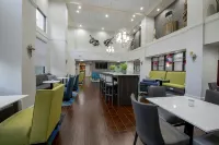 Hampton Inn & Suites Lafayette - 2-Star