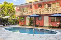 Royal Grove Waikiki - piscina