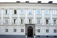 Antiq Palace - Historic Hotels of Europe - parking