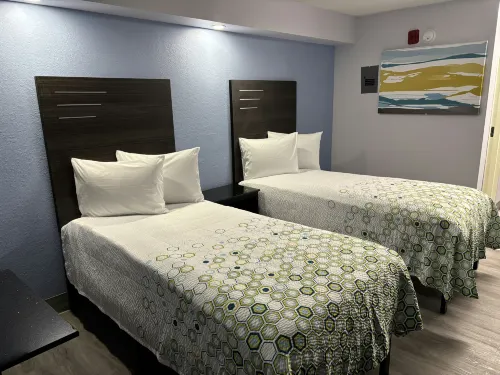 HomeTowne Studios Birmingham - Airport - pet friendly