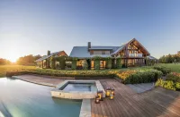 Spicers Peak Lodge - bar