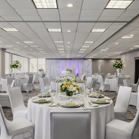 Holiday Inn & Suites OVERLAND PARK-WEST by IHG
