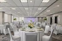 Holiday Inn & Suites OVERLAND PARK-WEST by IHG - ที่มีที่จอดรถ