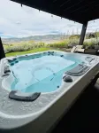 Luxury Deer Valley East Retreat with Stunning Lake Views - 1.5 Miles from Slopes - Bathtub
