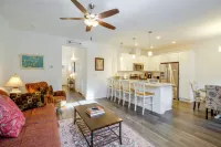 3 Mi to Nevada State Capitol & More! Inviting Unit - 2-Star