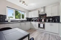 The Milburn-sleeps6-enclosedgarden-nearglasgow - 2-Star