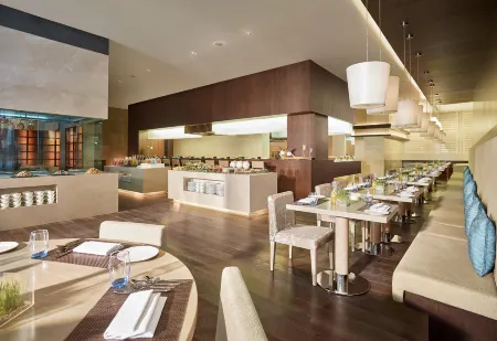 Vivanta New Delhi, Dwarka Отели рядом с достопримечательностью «Храм Йогмайи»