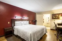 Red Roof Plus+ West Springfield Hotels in Westfield