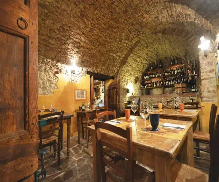 Torre Del Nera Albergo Diffuso & Spa Отели в г. Каша