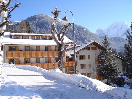 Monti Pallidi Отели рядом с достопримечательностью «Sellaronda»