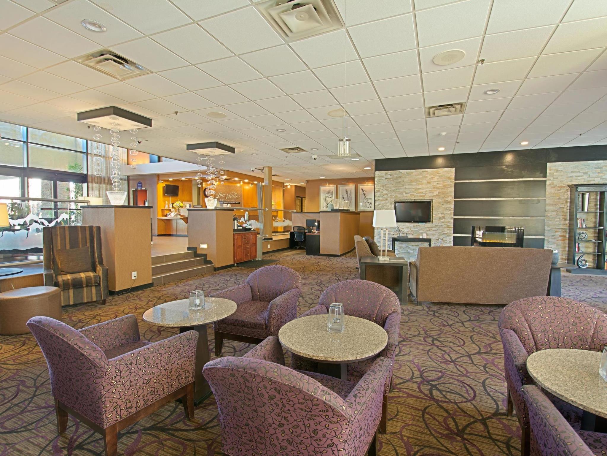 Hotel d'Lins Ontario Airport