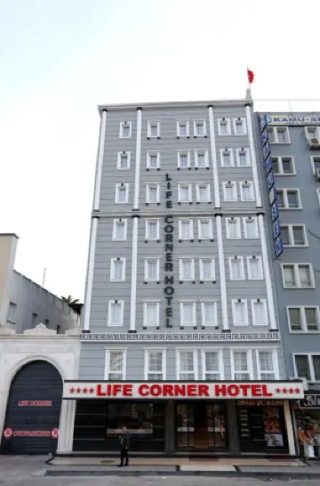 Life Corner Hotel
