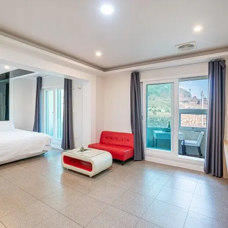 Geoje Wave Hotel and Pension