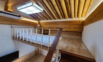 Gyeongju Taverna Hanok Stay