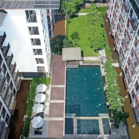 Amanta Hotel & Residence Ratchada Отели рядом с достопримечательностью «Ратчада Сой 6»