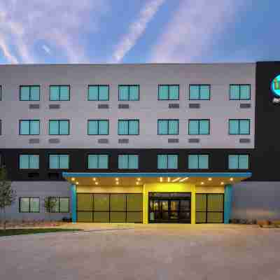 Tru by Hilton Amarillo West Hotel Exterior