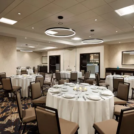 Embassy Suites by Hilton Chicago Lombard Oak Brook