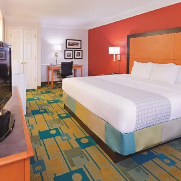 Baymont by Wyndham Lubbock - Downtown Civic Center