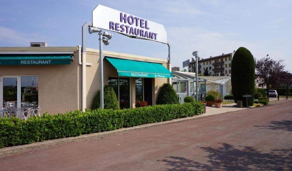 Hotel Restaurant Charme en Beaujolais - Évaluations de l'hôtel 3 étoiles à  Belleville-en-Beaujolais