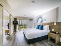 Novotel Cairns Oasis Resort Hotels in Cairns