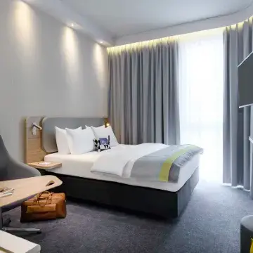 Holiday Inn Express REGENSBURG by IHG Hotels near Altes Rathaus