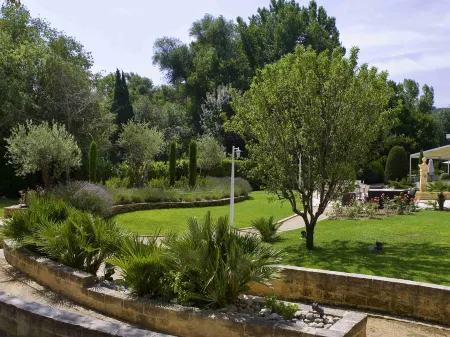 Novotel Aix-en-Provence Pont-De-l'Arc Fenouillères Отели рядом с достопримечательностью «la Bastide du Jas de Bouffan»
