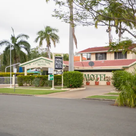 Central Park Motel Отели в г. Рокхемптон