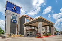 Comfort Inn & Suites - Parkplatz