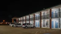 Rodeway Inn - parking