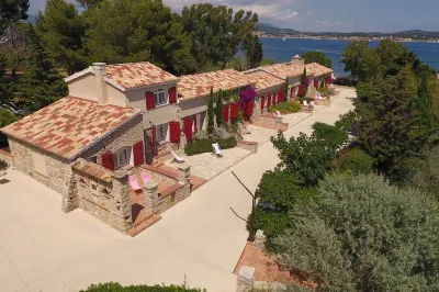 Hôtel Hélios & Spa - Île des Embiez Hôtels à proximité de : Mas des Romarins