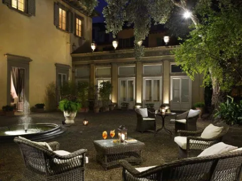 อัลปาลาซโซ เดล มาร์เคเซ ดิ คามุลยาโน