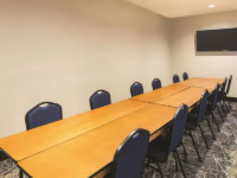 La Quinta Inn & Suites by Wyndham Atlanta South - McDonough Hotels in Henry County