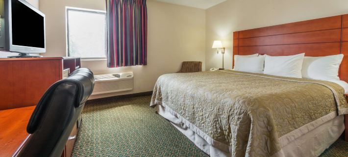 Super 8 by Wyndham St Charles Hotels in St. Charles County