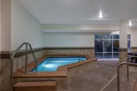 AmericInn by Wyndham Sioux Falls North - Hot Tub