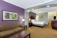 La Quinta Inn & Suites by Wyndham Cleburne Hotels in Cleburne
