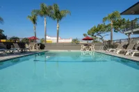 Motel 6 Fontana, CA - Bãi đậu xe