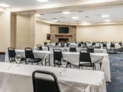 Clarion Inn Belle Vernon Hotels in Rostraver