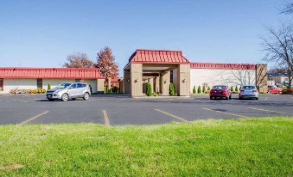 Quality Inn & Suites Burnham, PA