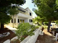 Željko Hotels in der Nähe von Uvala Stari Trogir