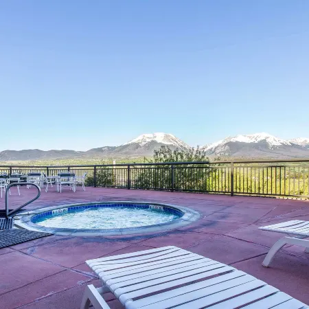 Comfort Suites Summit County