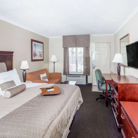 Days Inn by Wyndham Destin Hotels in Destin